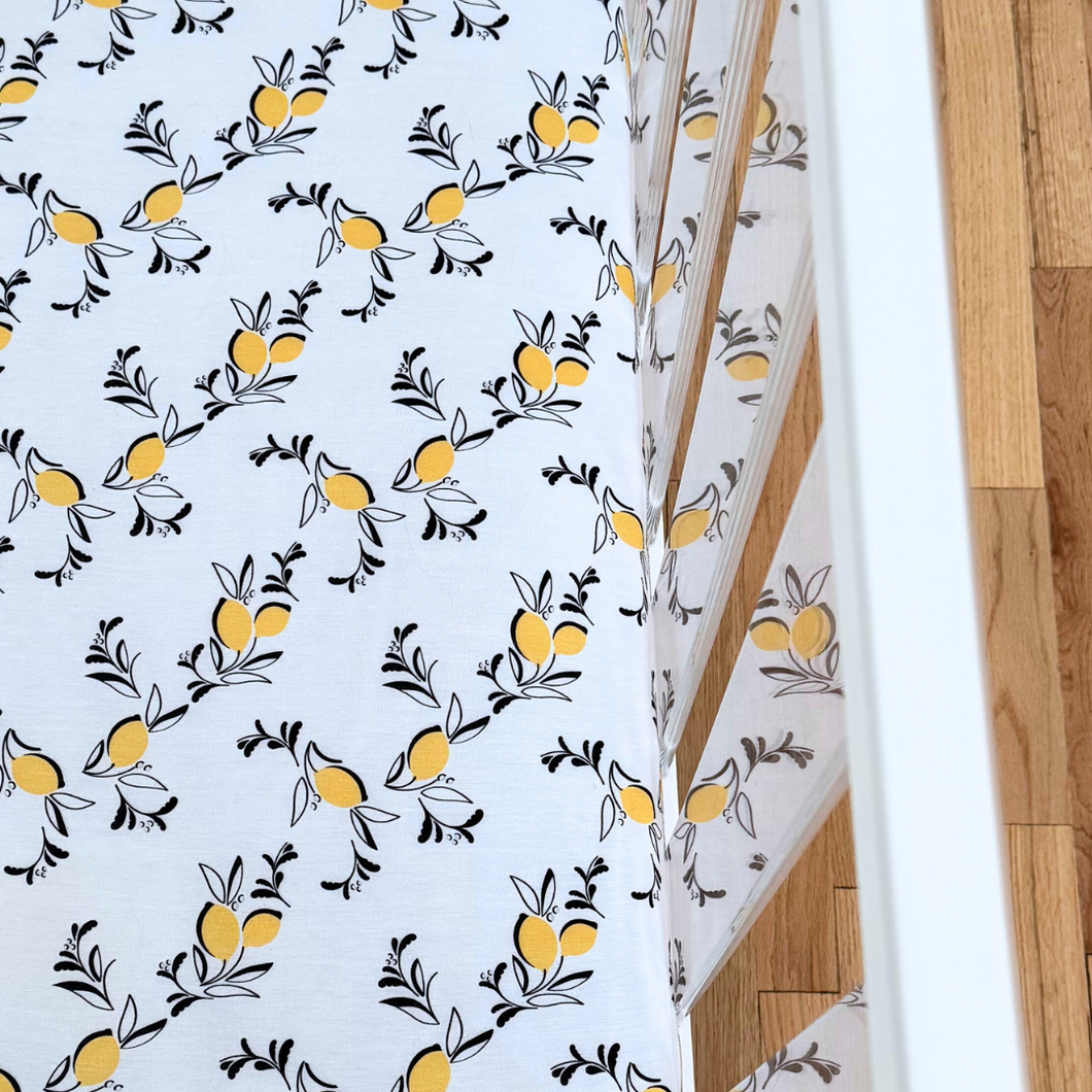Amalfi Coast Lemon White Crib Sheet